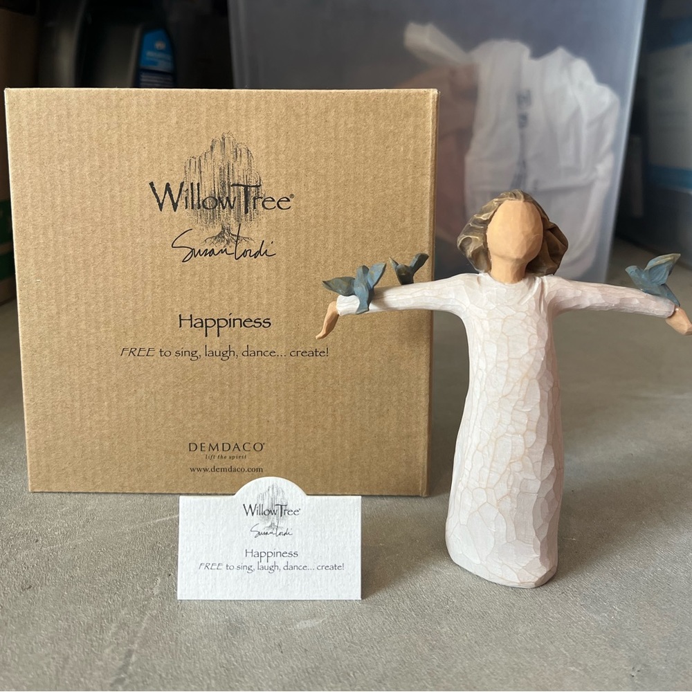 WILLOW TREE HAPPINESS FIGURE